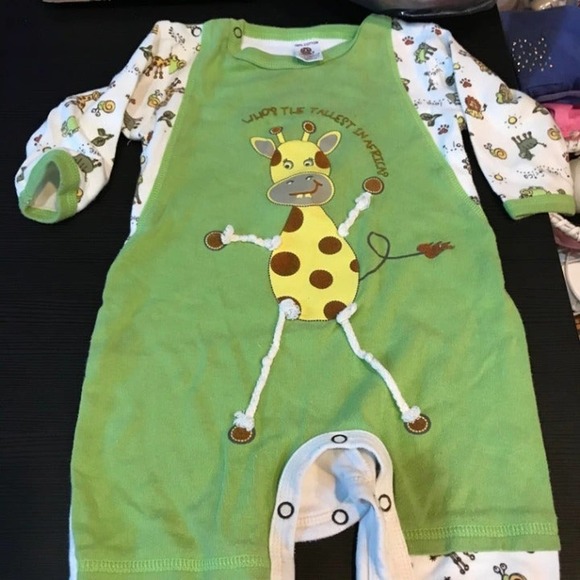 Baby International Clothes Bundle - Picture 6 of 8